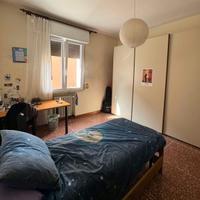 Ampia camera singola per studentessa universitaria