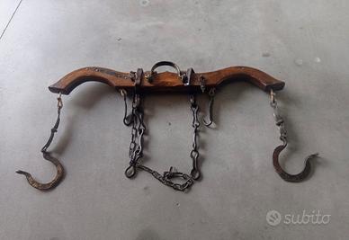 Giogo antico completo di ferramenta originale