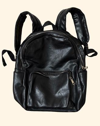 Zaino uomo nero in ecopelle con scomparto porta PC