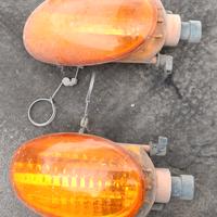 Indicatori di direzione anteriore 