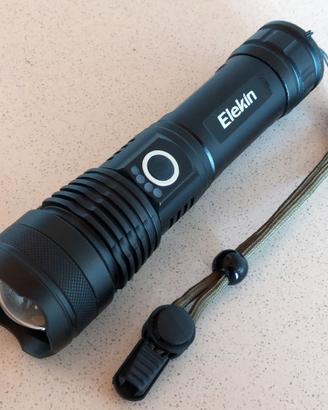 Torcia LED 3000 Lumen Cree XHP50 Ricaricabile