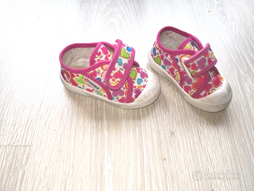 Scarpe bimba numero 19