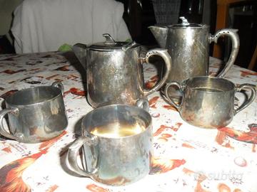 brocche e tazze vintage