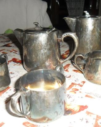 brocche e tazze vintage