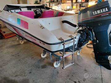 Motoscafo sportivo con YAMAHA 25-50 TOP 700
