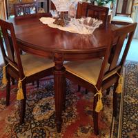 Tavolo e sedie stile Luigi XVI