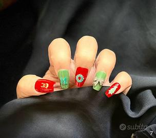 Manicure indossabile realizzata interamente a mano