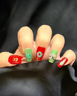 Manicure indossabile realizzata interamente a mano