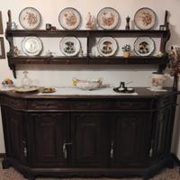 Credenza con piattaia pensile