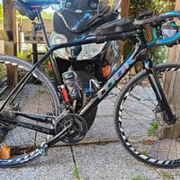 gravel/strada