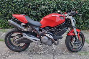 Ducati Monster 696