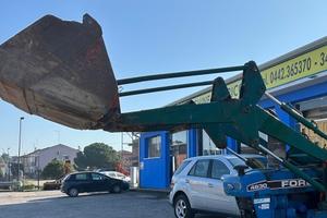 caricatore per trattore Ford