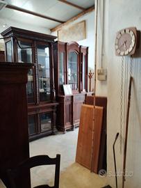 mobili antichi, capannone di 500mq