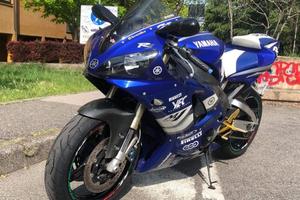 Yamaha YZF R1