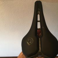 Sella Pro Falcon Team 142mm