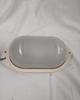 Lampada da esterno stagna 