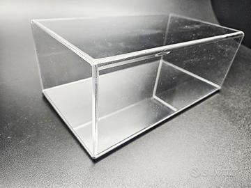 teca 1:18 in plexiglass con fondo  a specchio