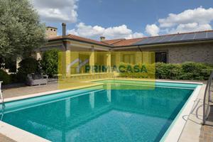 Villa di 575 m² con più di 5 locali e box auto dop