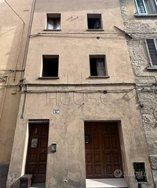 Appartamento di 75 m² con più di 5 locali a Città 