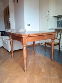 Tavolo allungabile a libro