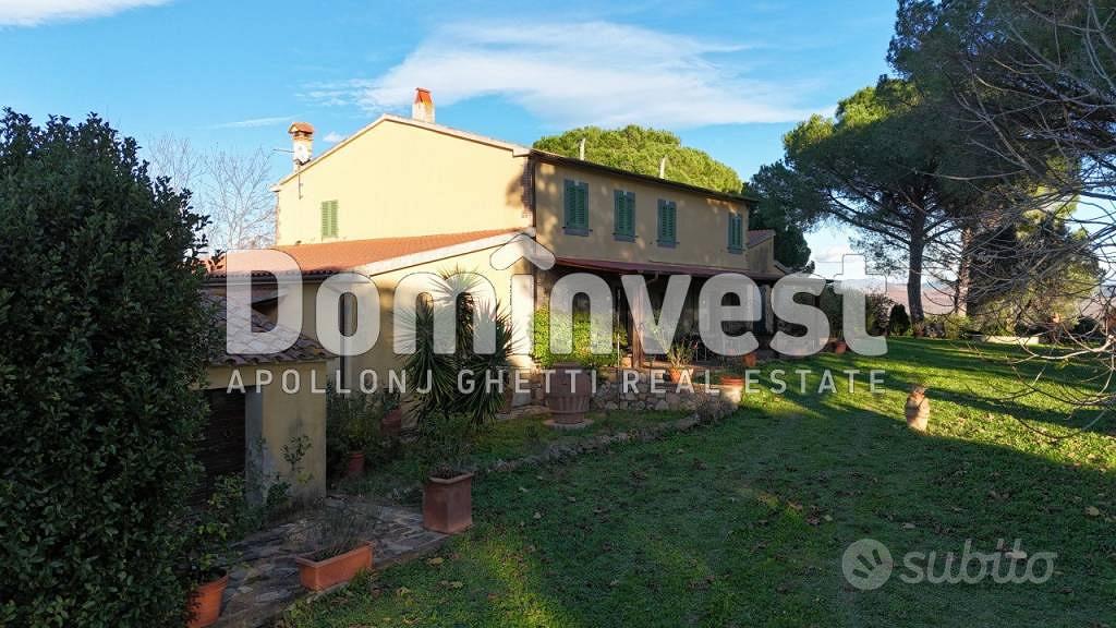 Rustico / Casale di 1000 m² con più di 5 locali a - Vista 3