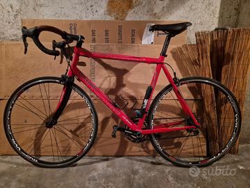 Bici da corsa rossa Daccordi