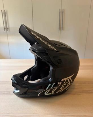 Troy lee design D4 stealth black carbon Mips M