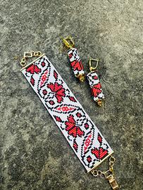 Bracciale e orecchini fatti a mano