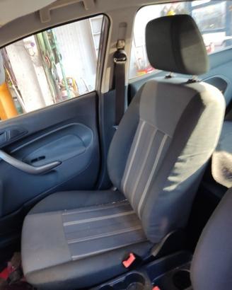 Sedile anteriore dx FORD FIESTA del 2009