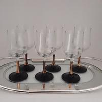 Bicchieri con vassoio vintage