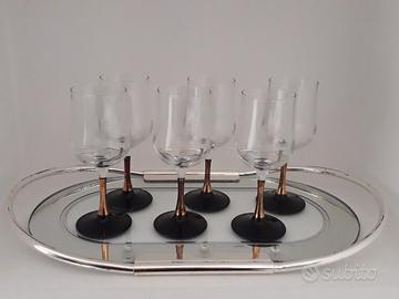 Bicchieri con vassoio vintage