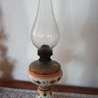 Lampada a Petrolio in opalina dipinta