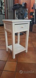 mobiletto /comodino per cameretta 