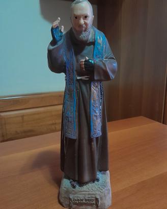 Statua San Padre Pio di Pietrelcina 