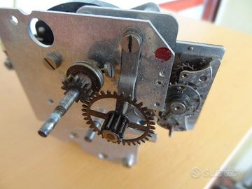 Meccanismo per orologio