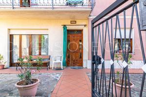 Casa indipendente di 180 m² con più di 5 locali e 