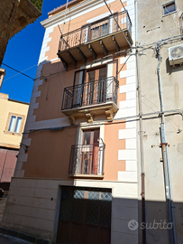 Casa in centro storico con garage