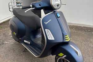 VESPA 300 GTS SUPER TECH