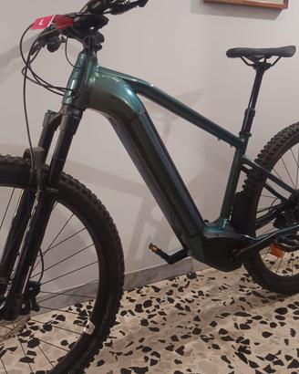 Bicicletta Rockrider a pedalata assistita 