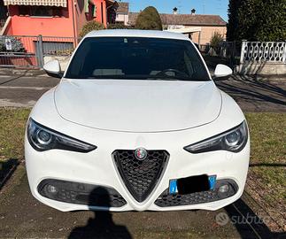 Stelvio 160cv at8 sprint con garanzia