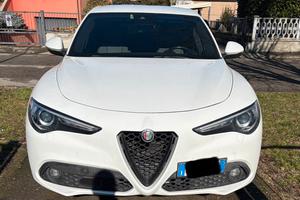 Stelvio 160cv at8 sprint con garanzia