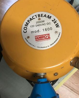 2 Fari da 2000W perfettamente funzionanti usati