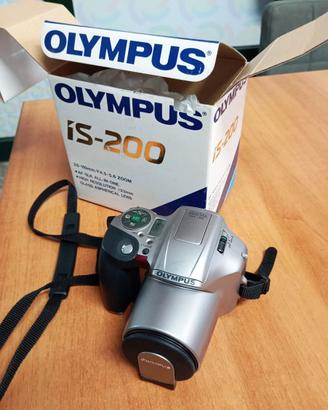 OLYMPUS IS200 reflex analogica