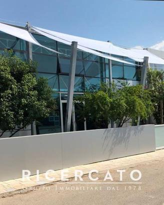 Capannone a Lecce, via Giorgio De Chirico 8