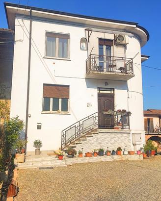 CASA SEMINDIPENDENTE A SAREZZANO