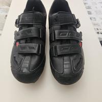 scarpe mtb cube con attacchi 