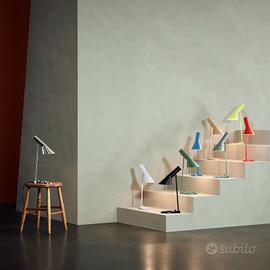 Lampada Louis Poulsen AJ da tavolo