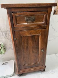 Mobiletto/comodino in legno massello