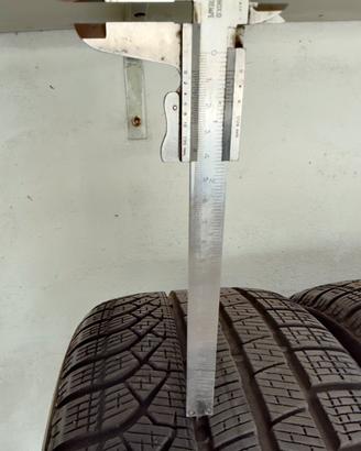 Gomme  Pirelli  P-Zero 245/45 102 H R 19 invernali