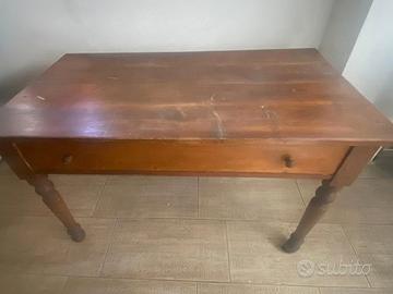 Tavolo in legno
